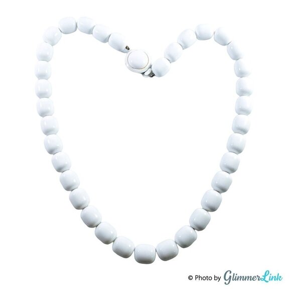 Vintage White Beaded Necklace, Chunky Oval Beads - Picture 7 of 11